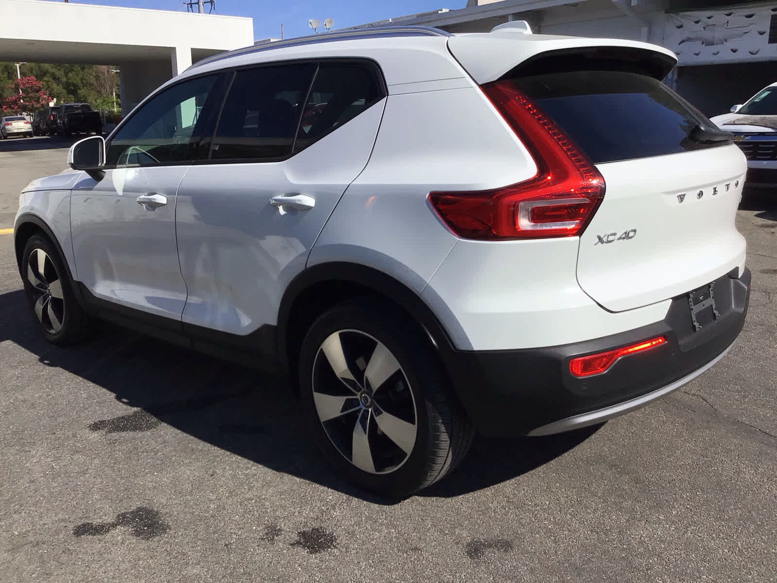 Used 2019 Volvo XC40 T5 Momentum AWD/4WD image 3