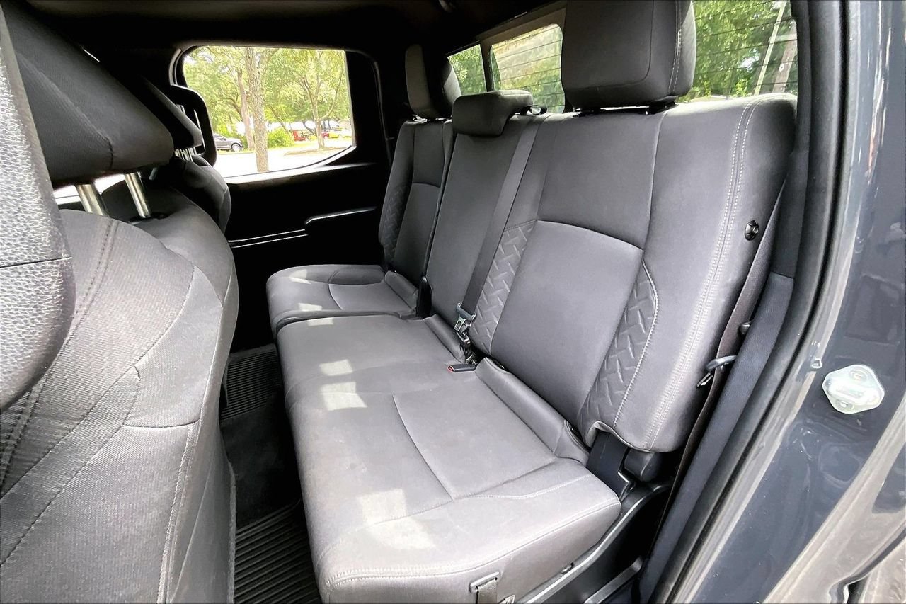 Used 2024 Toyota Tacoma SR5 AWD/4WD image 19
