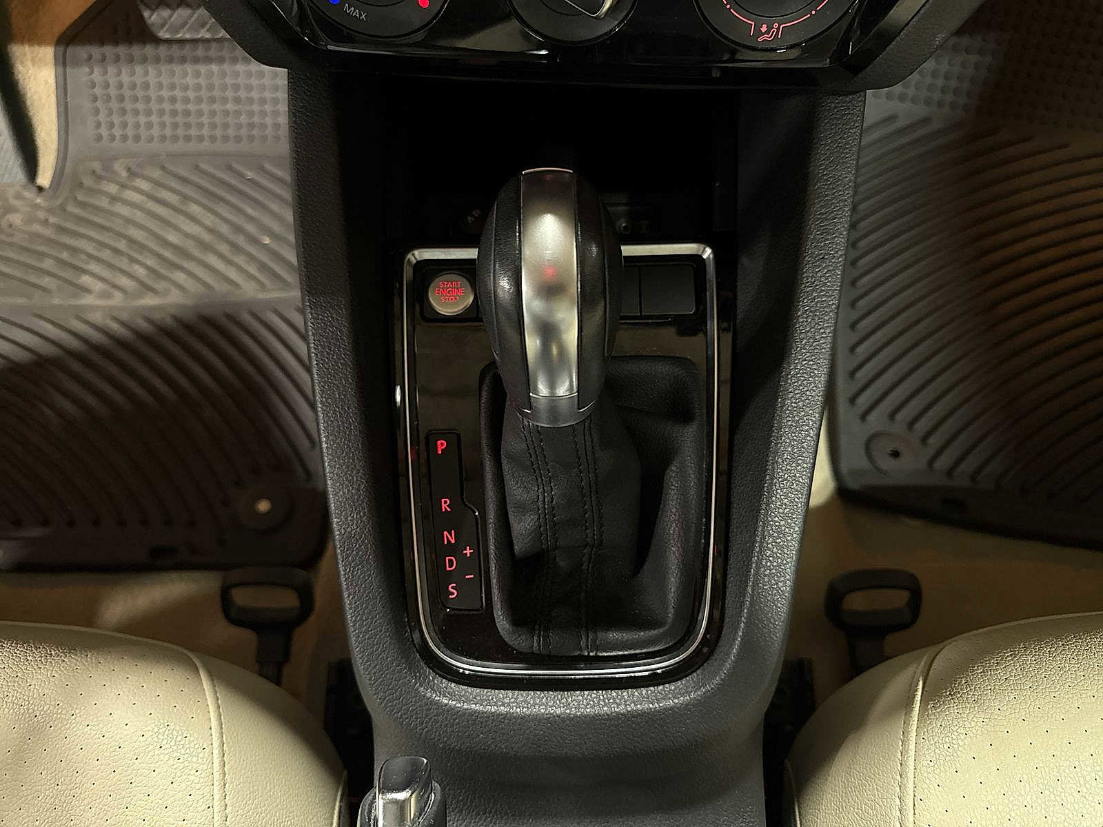 Used 2016 Volkswagen Jetta SEL w/ Lighting Package image 30