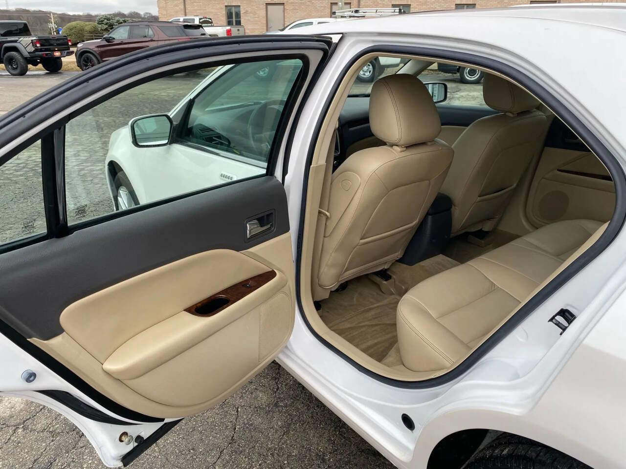 Used 2010 Ford Fusion SEL image 20