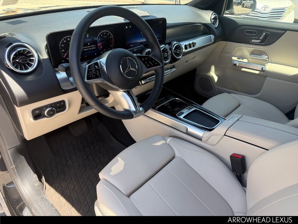 Used 2025 Mercedes-Benz GLB 250 image 12