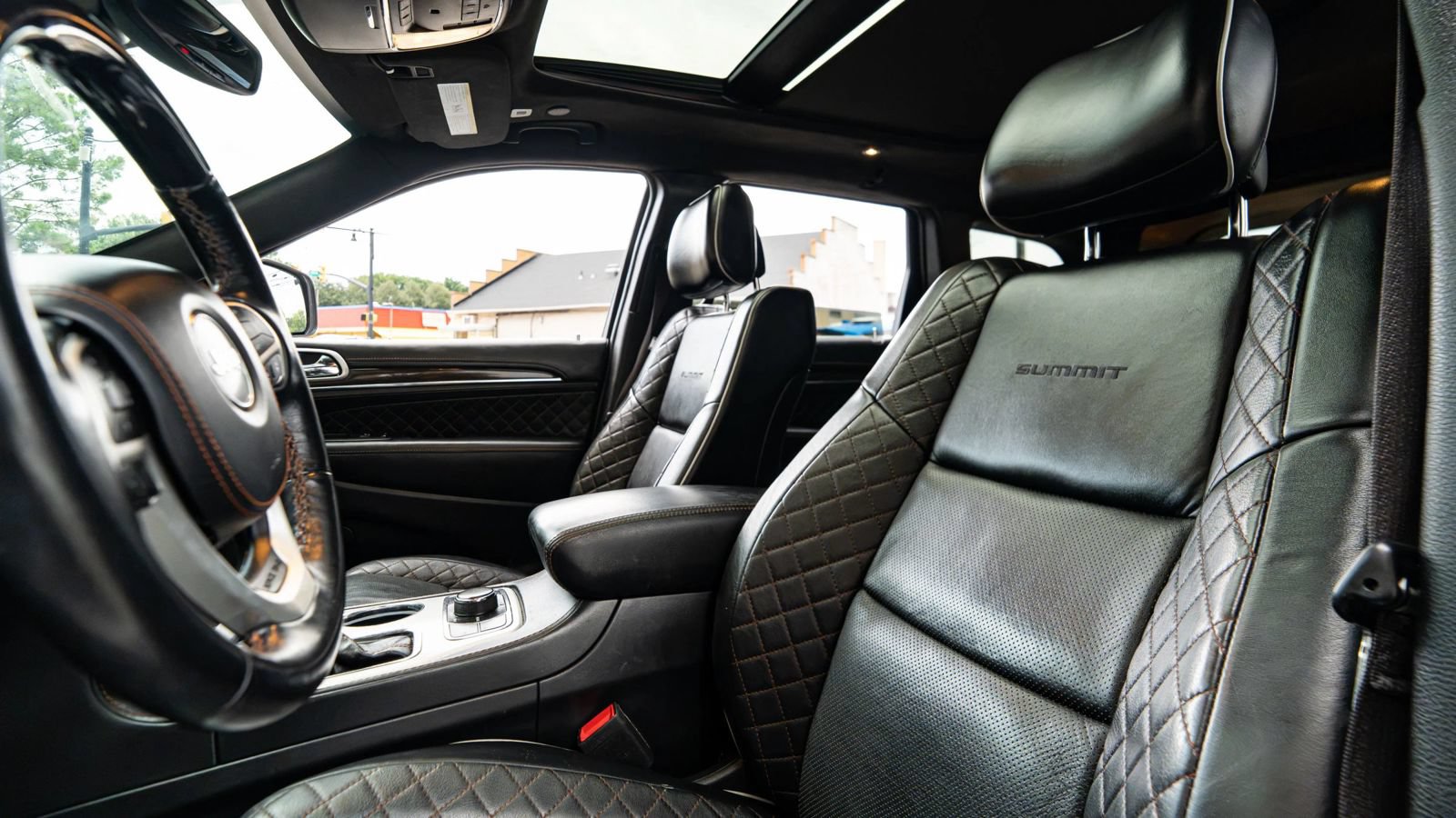 Used 2020 Jeep Grand Cherokee Summit AWD/4WD image 36