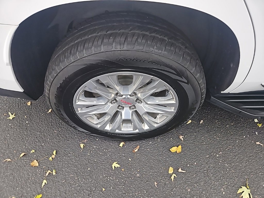 Used 2023 GMC Yukon Denali image 11