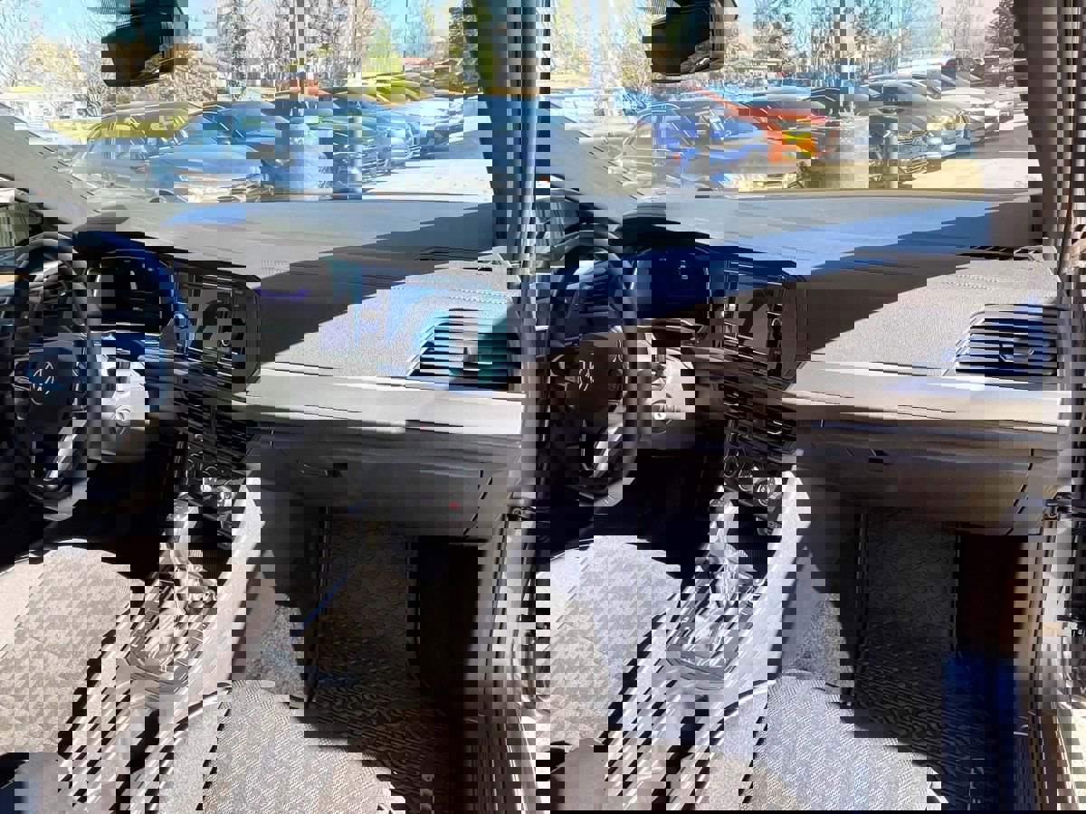 Used 2024 Volkswagen Jetta Sport image 9