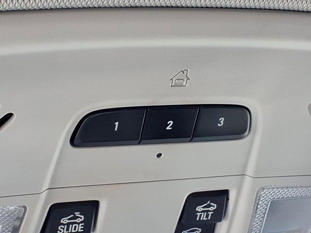 Used 2018 Chevrolet Traverse LT image 25