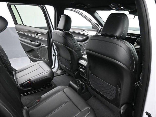 New 2025 Jeep Grand Cherokee L Limited w/ Black Appearance Package image 22