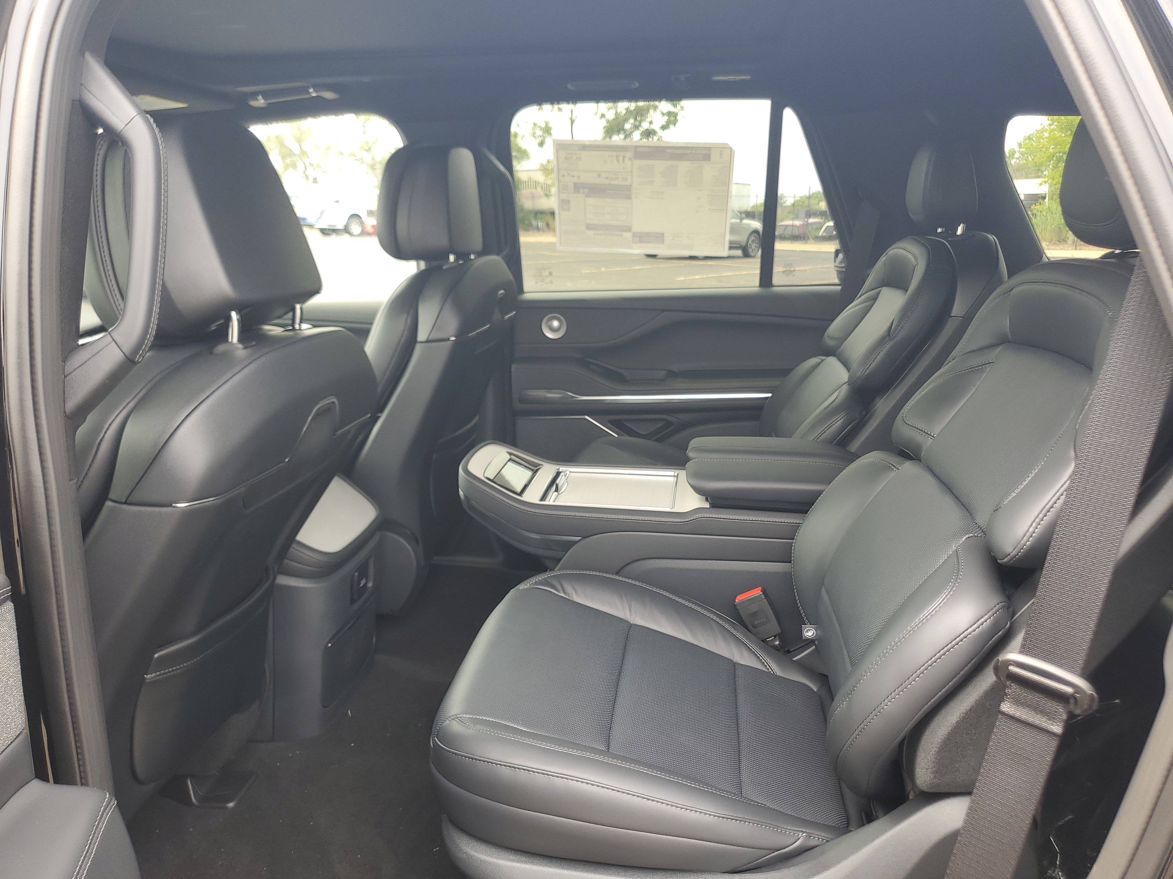 New 2027 Lincoln Navigator Reserve w/ Jet Appearance Package AWD/4WD image 27