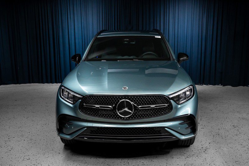 New 2026 Mercedes-Benz GLC 300 image 2