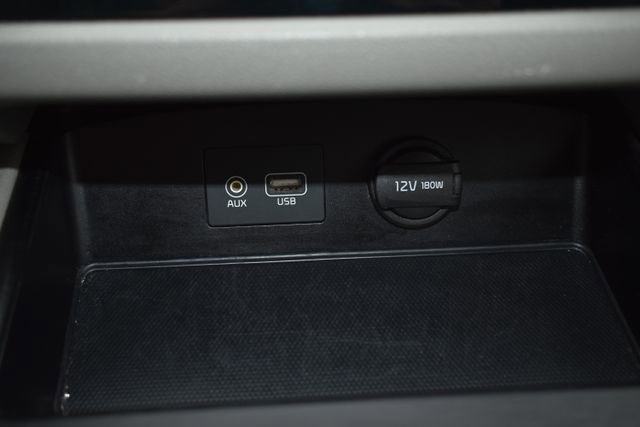 Used 2019 Kia Sedona LX FWD image 26