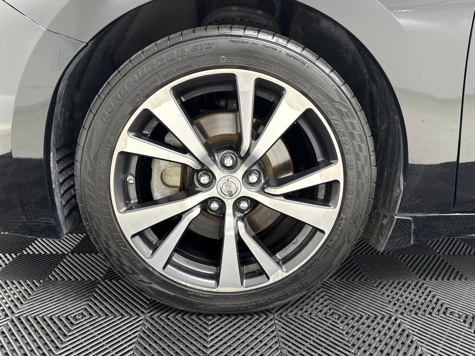 Used 2017 Nissan Maxima Platinum w/ Interior Lighting Package FWD image 12