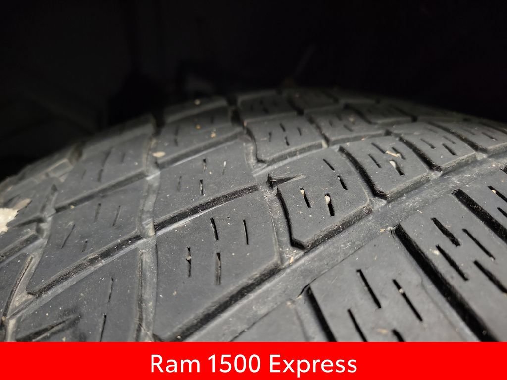 Used 2015 RAM 1500 Express AWD/4WD image 11