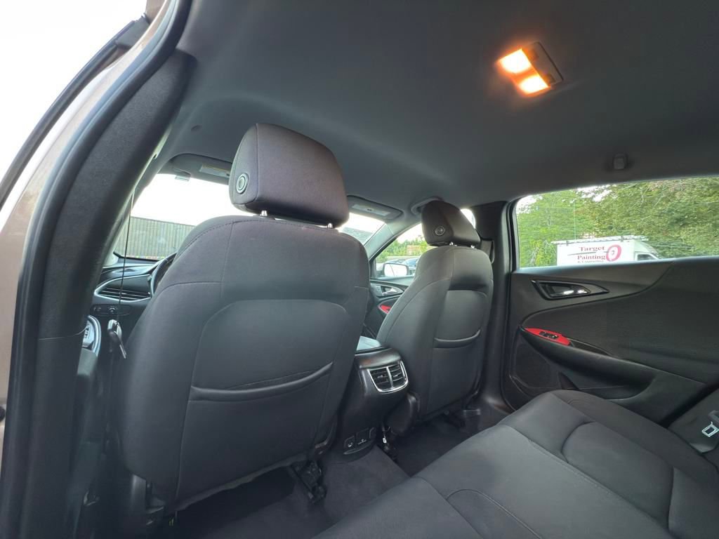 Used 2018 Chevrolet Malibu LT image 16