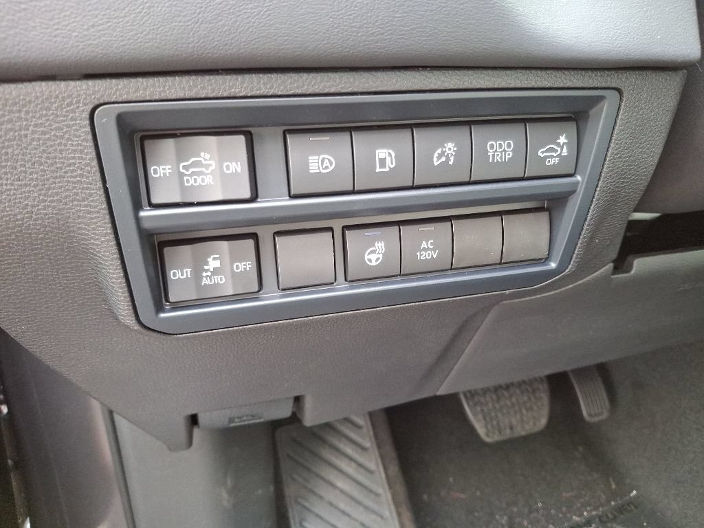 Used 2025 Toyota Tundra Platinum AWD/4WD image 12