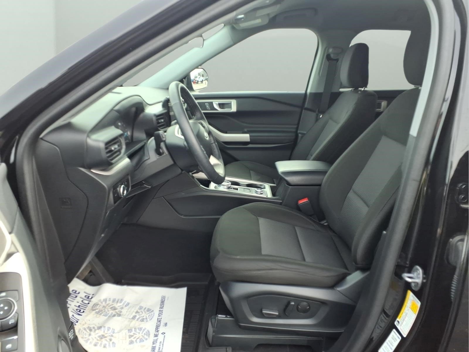 Used 2024 Ford Explorer XLT AWD/4WD image 24