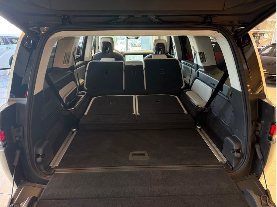 Used 2024 Rivian R1S Launch Edition AWD/4WD image 30