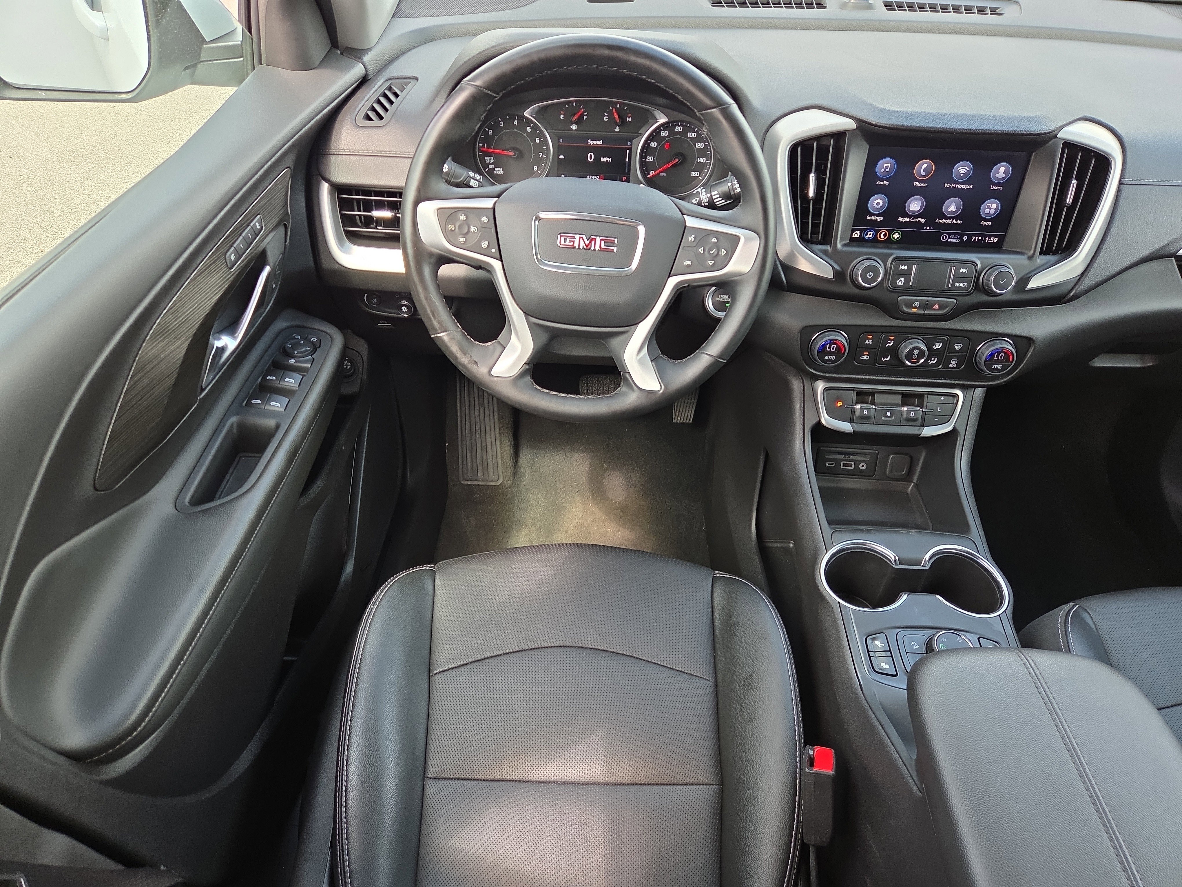 Used 2024 GMC Terrain SLT image 12