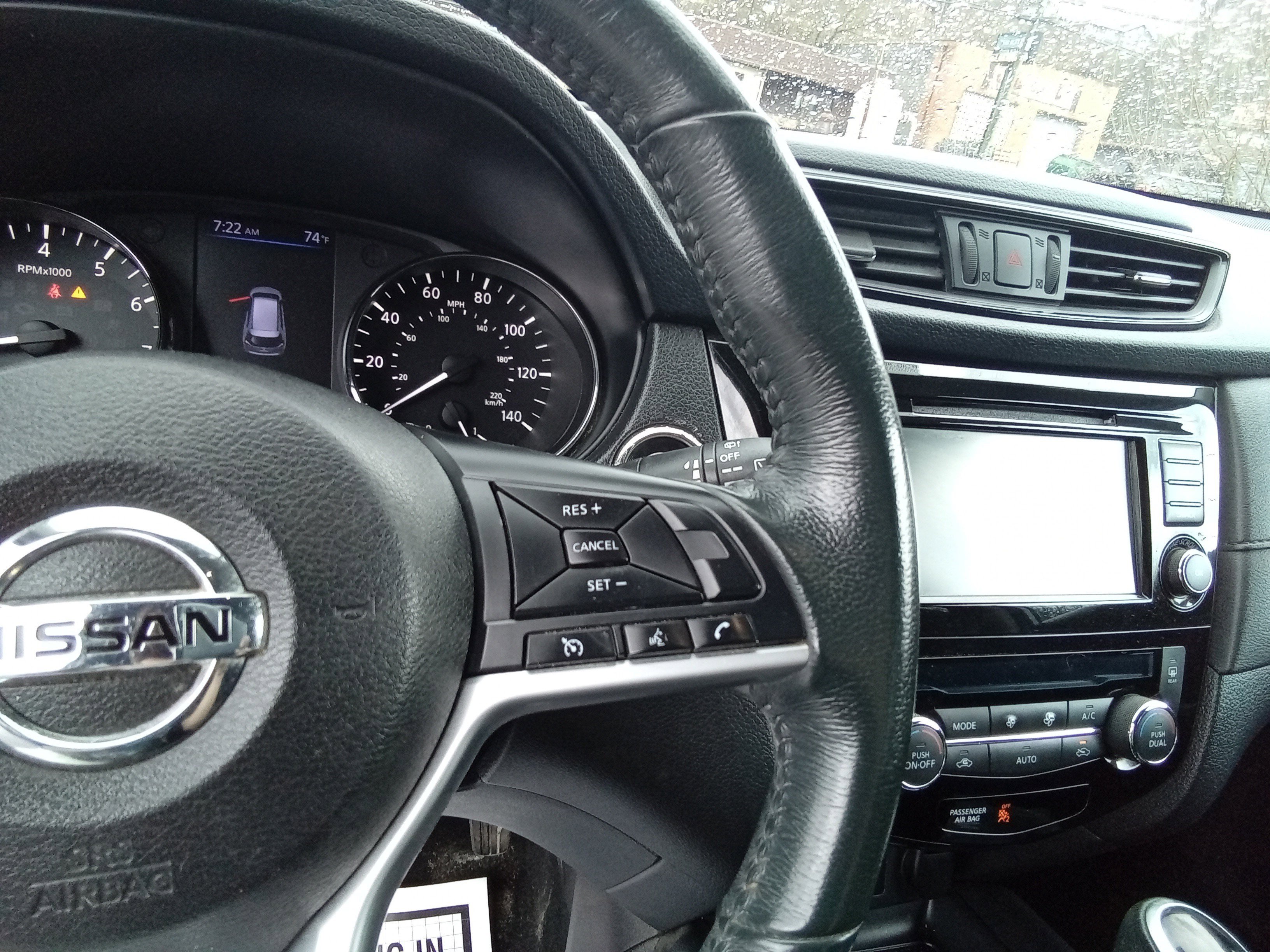 Used 2018 Nissan Rogue SV image 17