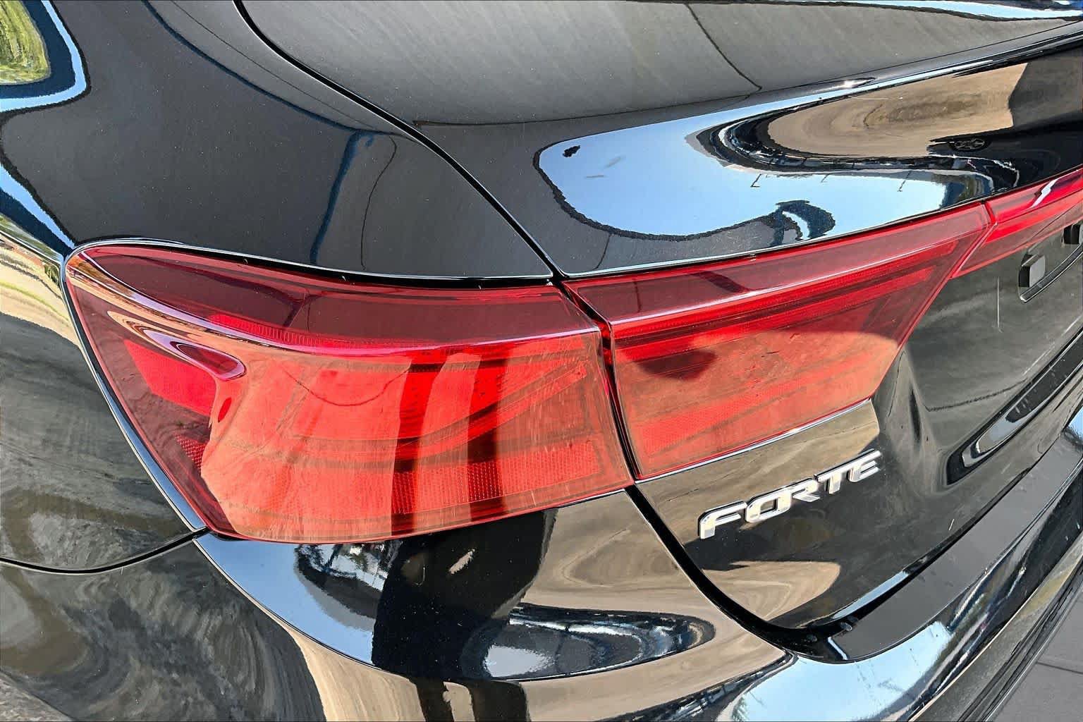 Used 2021 Kia Forte LXS FWD image 27