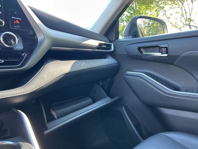 Used 2021 Toyota Highlander XLE AWD/4WD image 53