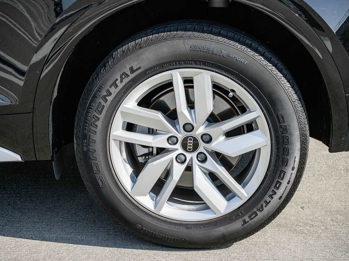 Used 2023 Audi Q5 2.0T Premium w/ Convenience Package image 10