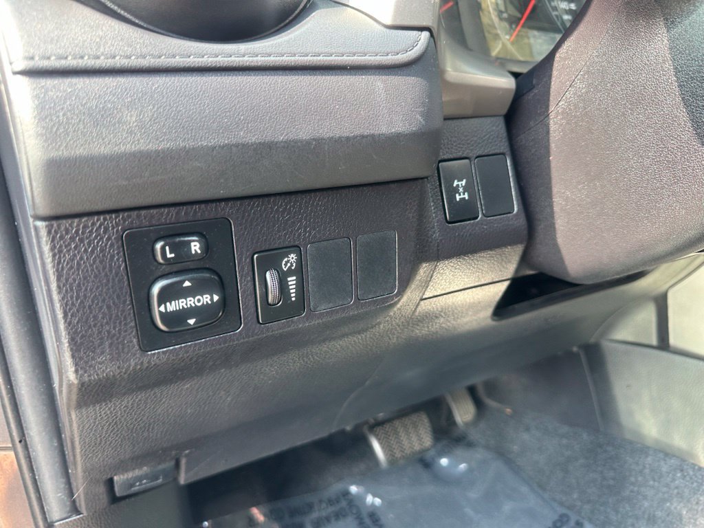 Used 2016 Toyota RAV4 LE AWD/4WD image 16