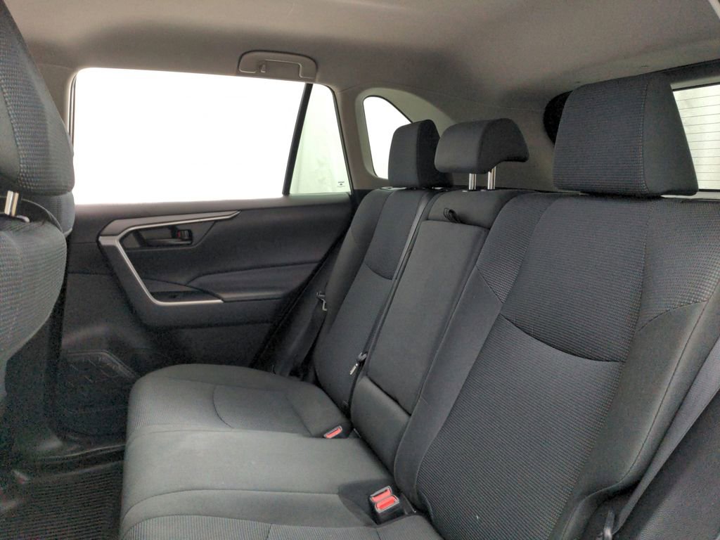 Used 2022 Toyota RAV4 LE AWD/4WD image 27