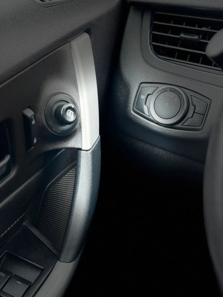 Used 2013 Ford Edge SEL FWD image 34