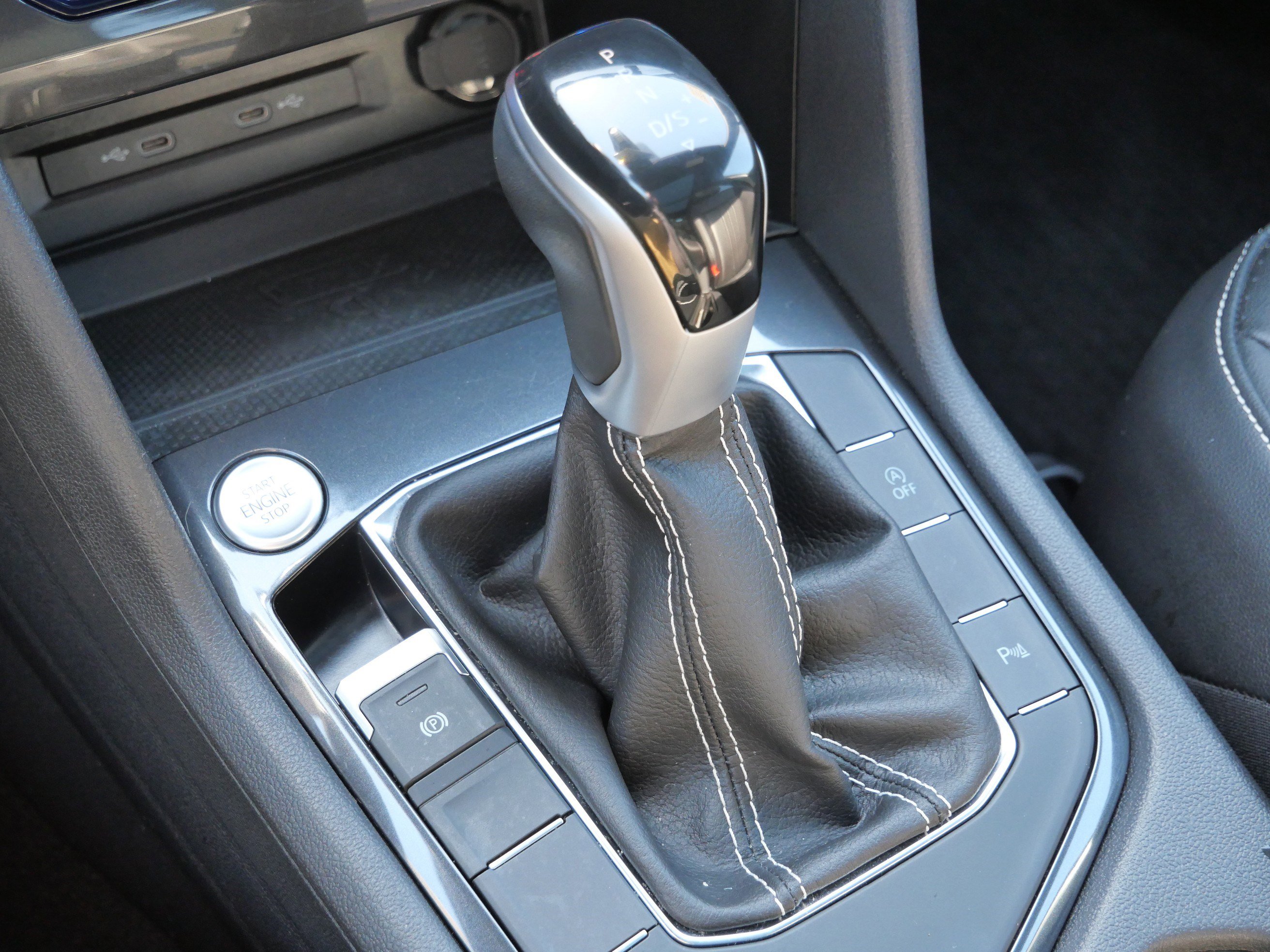 Certified 2023 Volkswagen Tiguan SE R-Line image 26