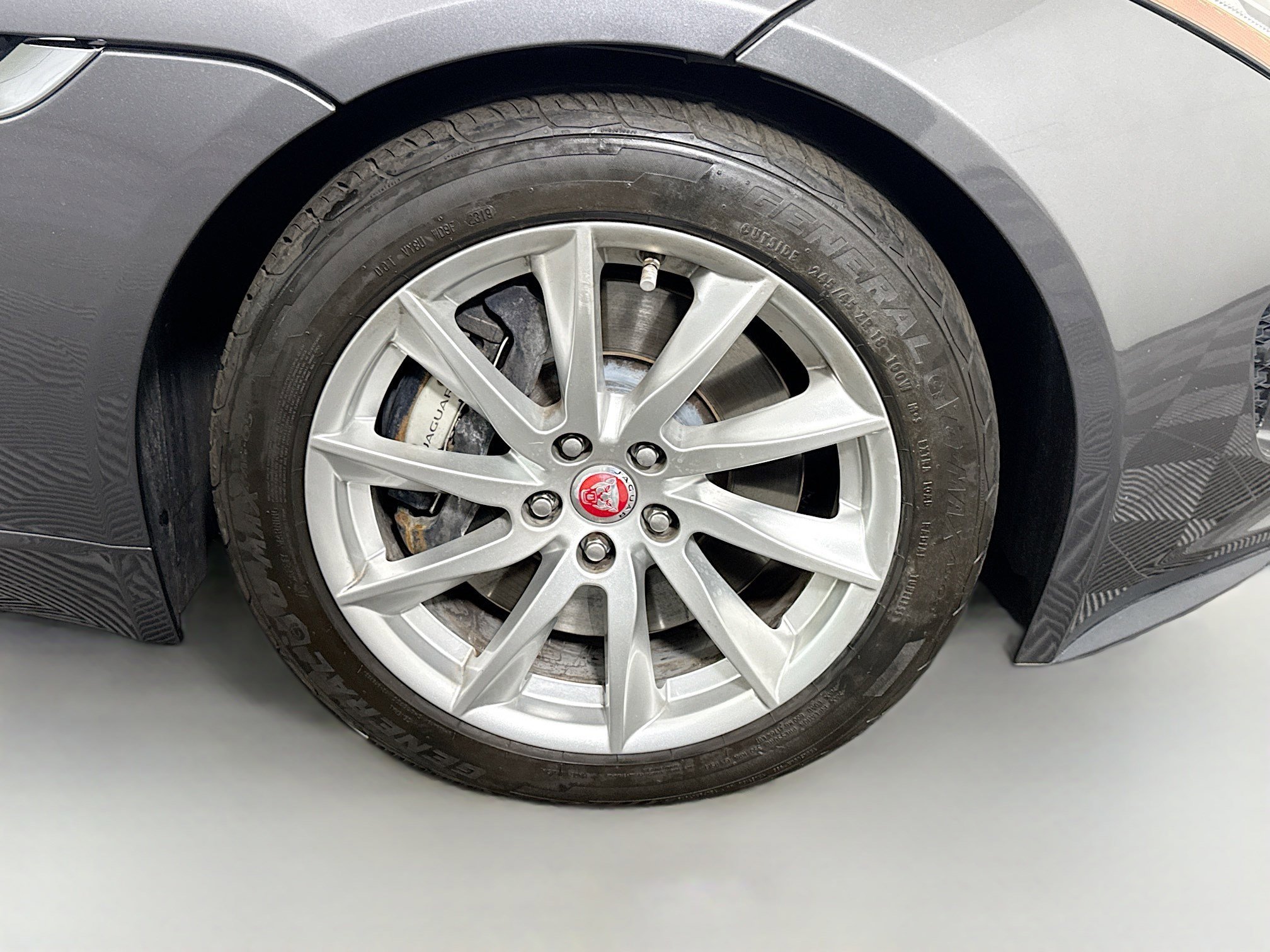 Used 2016 Jaguar F-TYPE Convertible image 28