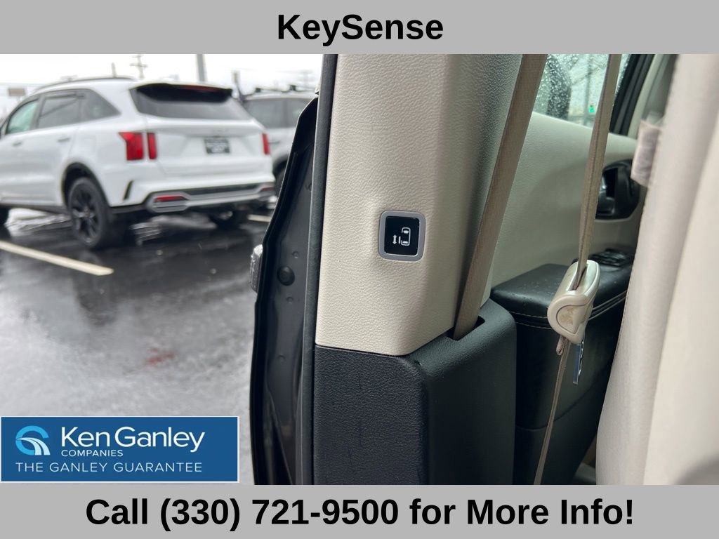 Used 2021 Chrysler Pacifica Touring-L w/ Uconnect Theater Family Group image 49