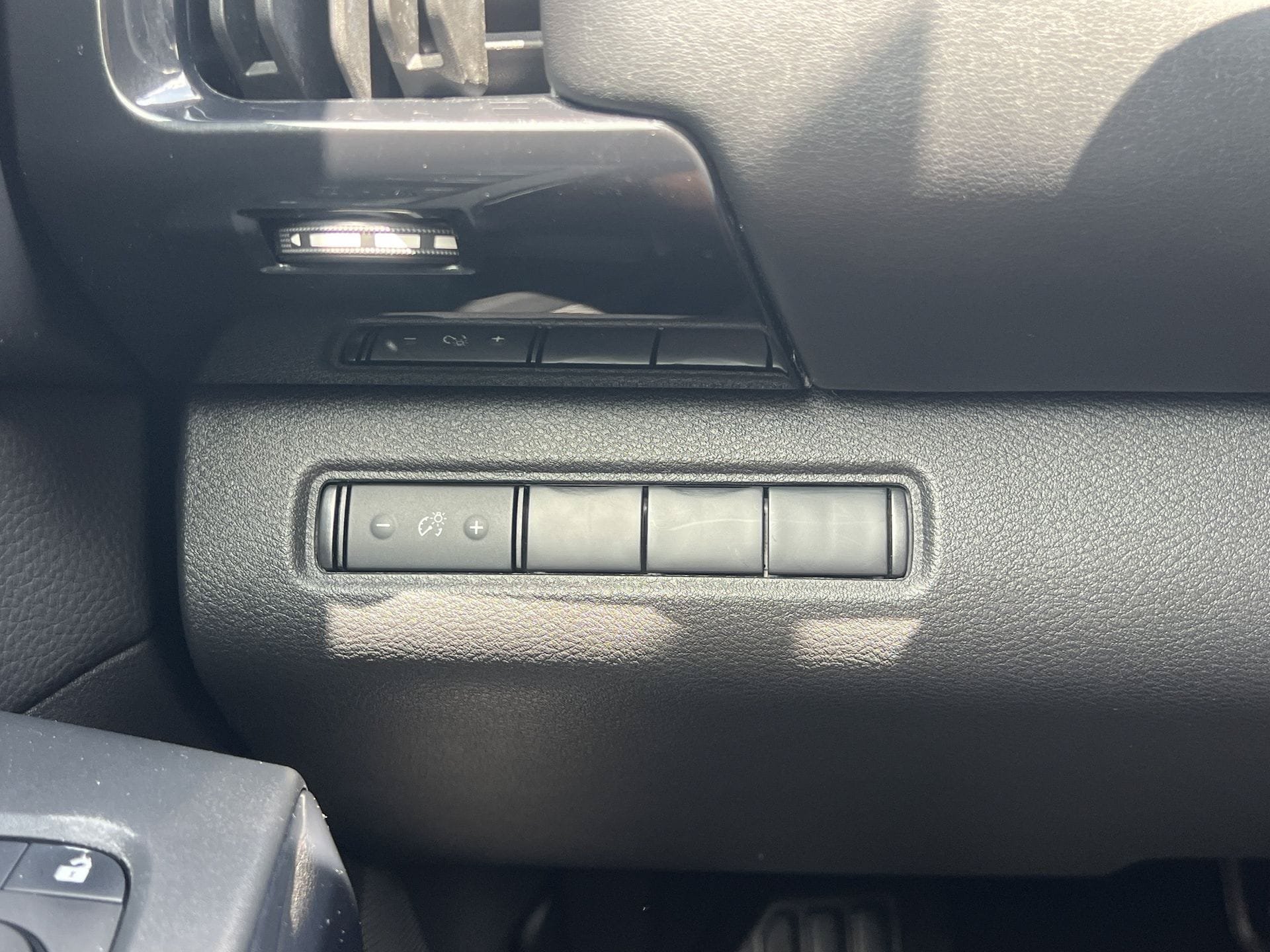 Used 2024 Nissan Pathfinder S FWD image 13