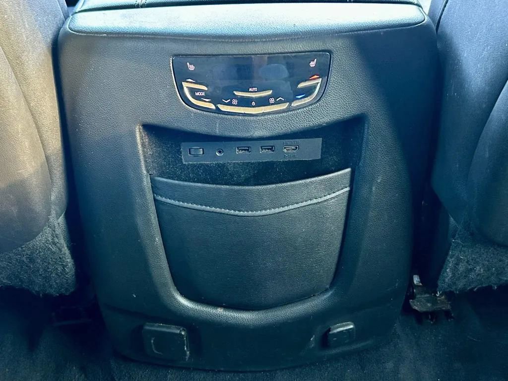 Used 2017 Cadillac Escalade Luxury image 28