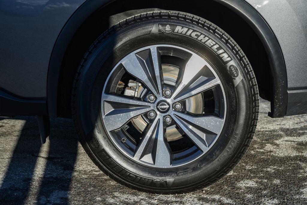 Used 2023 Nissan Murano SV image 18