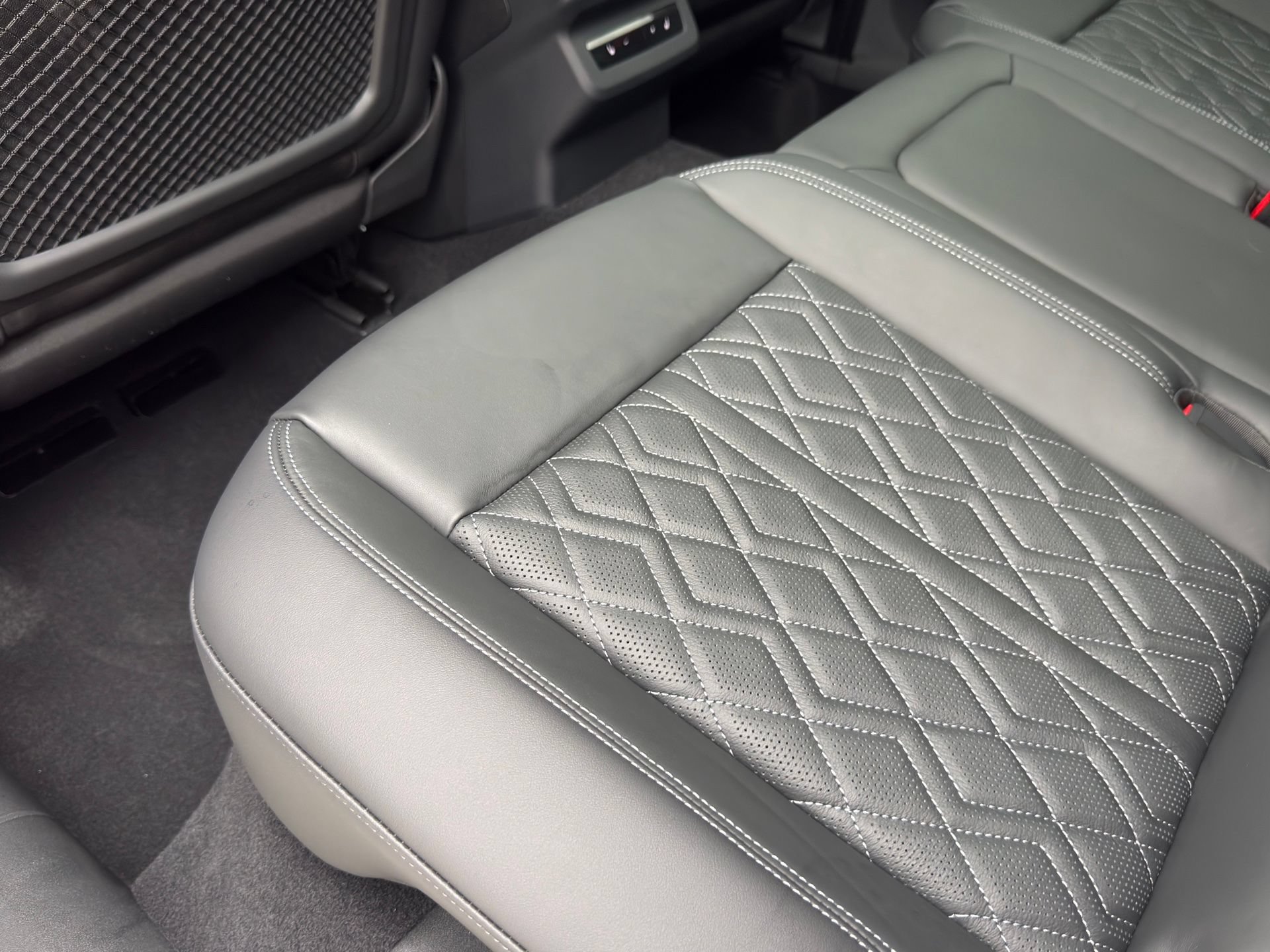 New 2026 Audi SQ5 Prestige AWD/4WD image 38