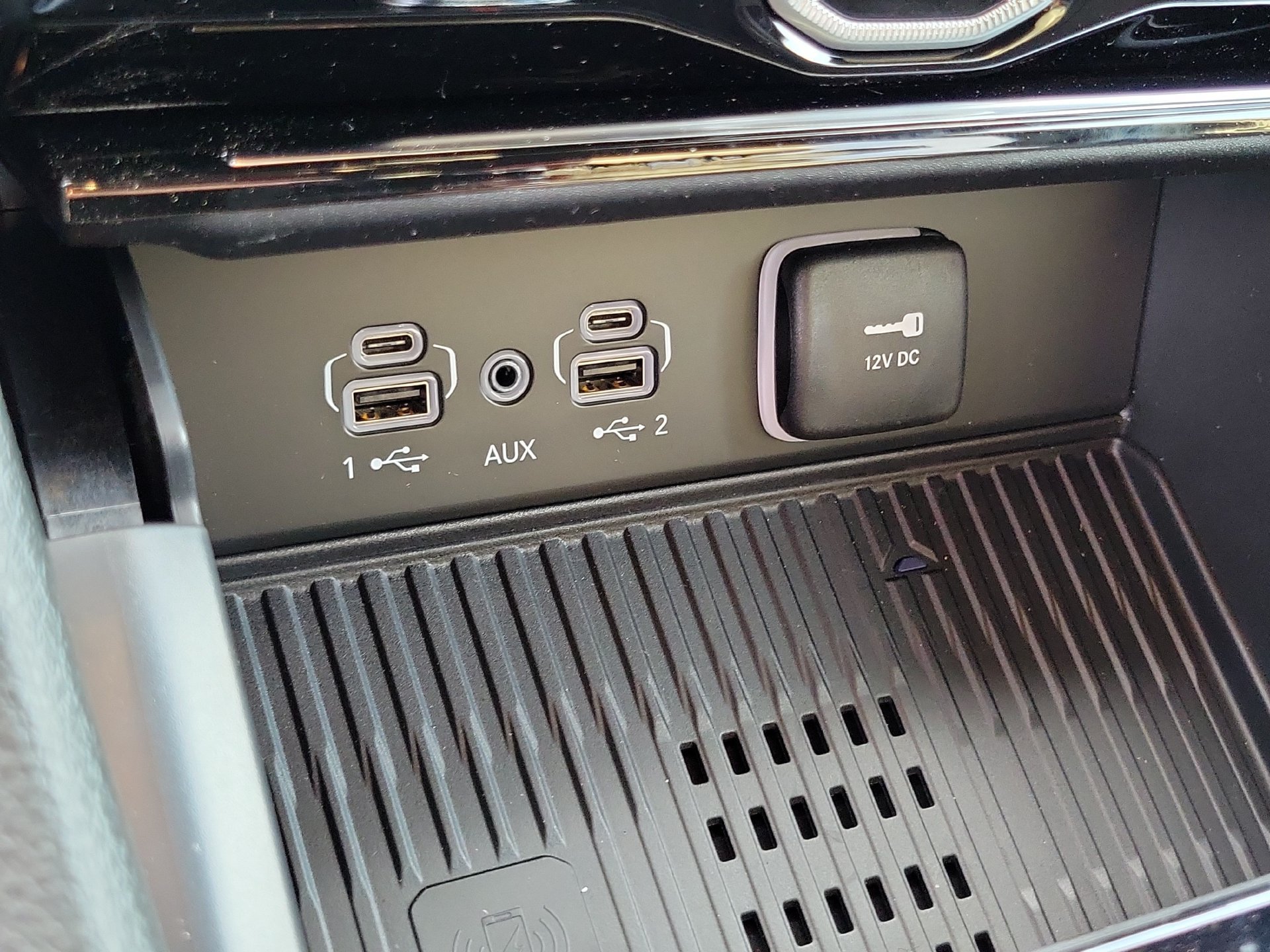 New 2026 Jeep Grand Cherokee Altitude RWD image 11