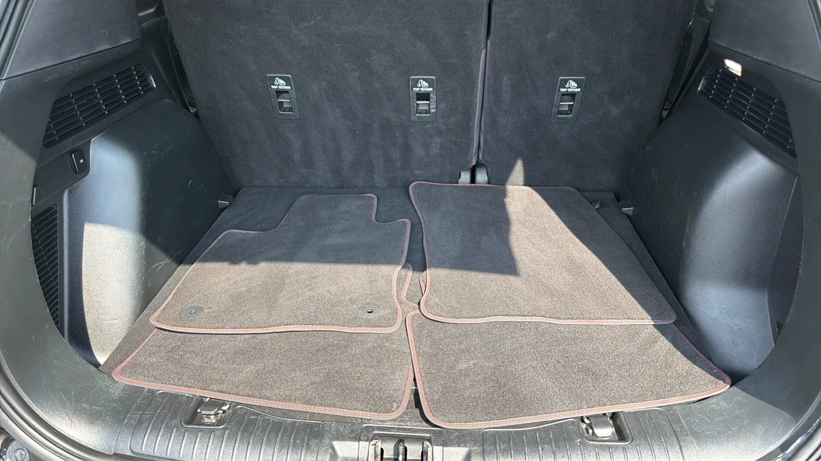 Used 2020 Ford Escape Titanium AWD/4WD image 26