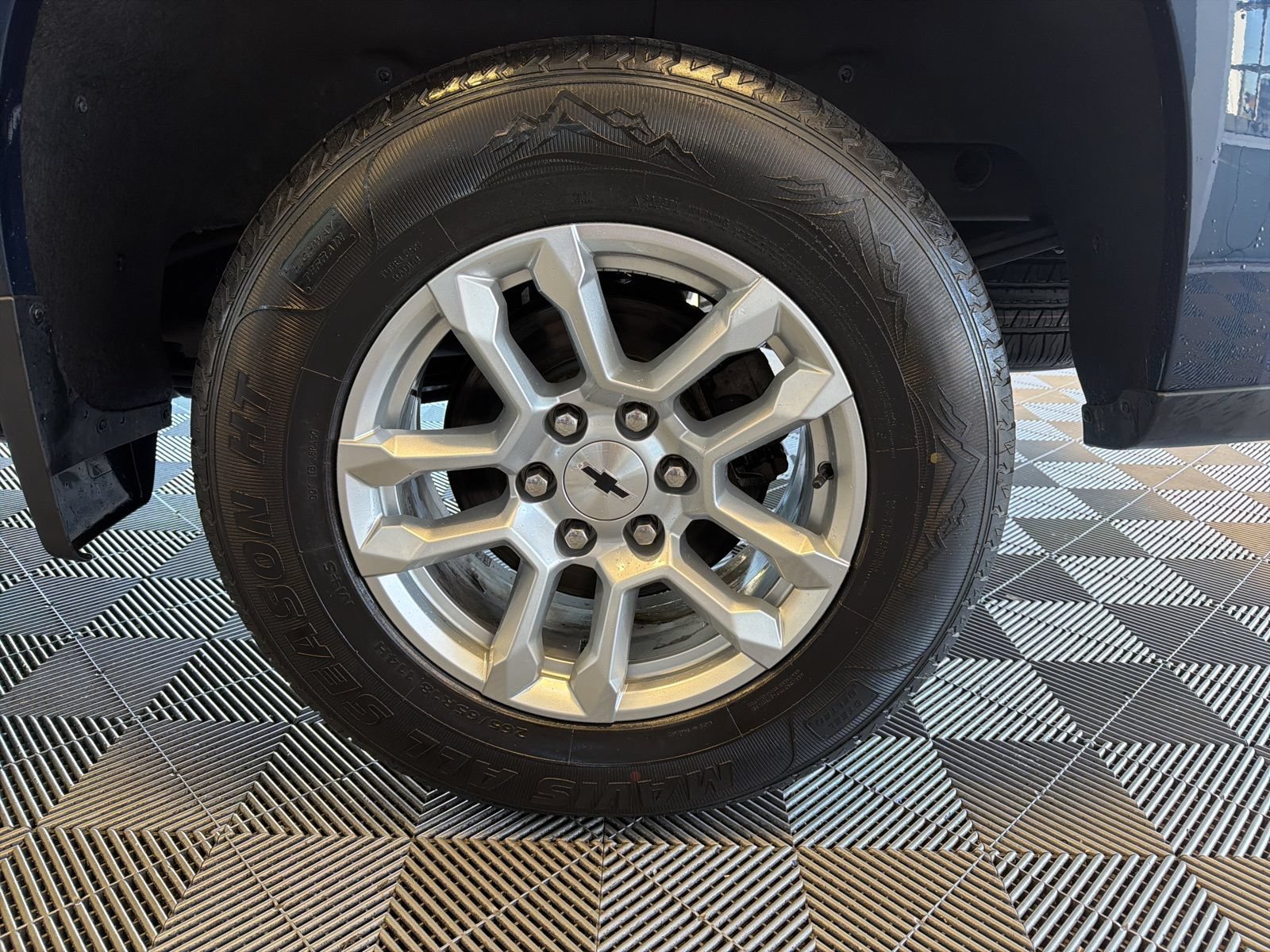 Used 2023 Chevrolet Silverado 1500 RST w/ Protection Package AWD/4WD image 8