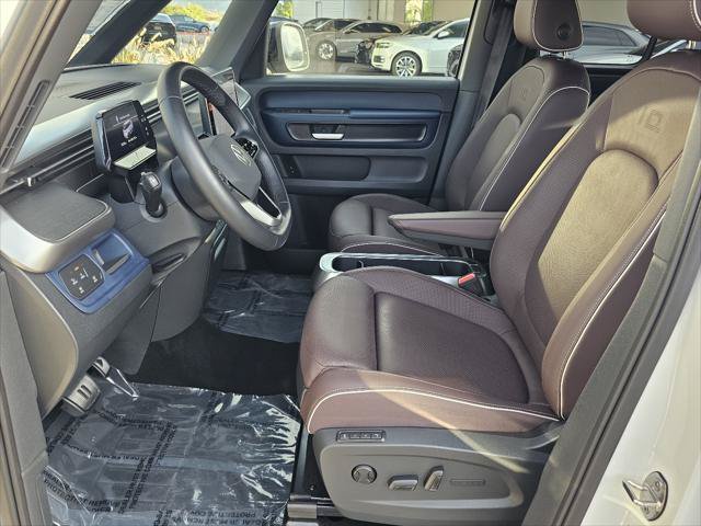 Used 2025 Volkswagen ID. Buzz Pro S RWD image 2