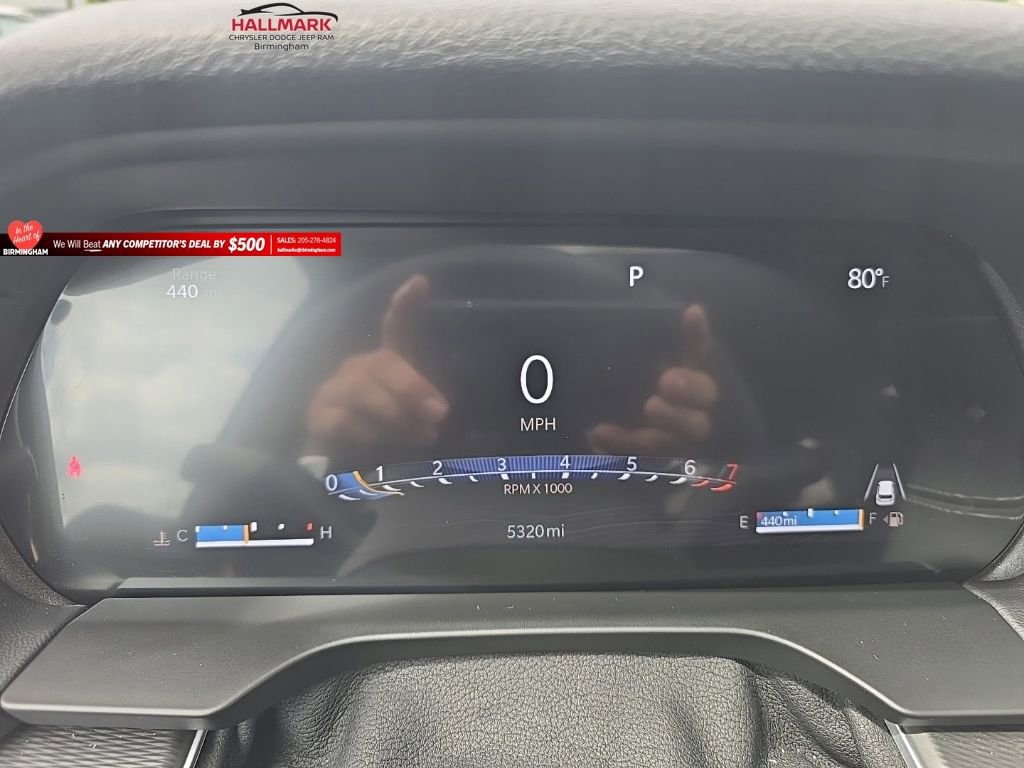 Used 2025 Jeep Grand Cherokee 4WD image 16