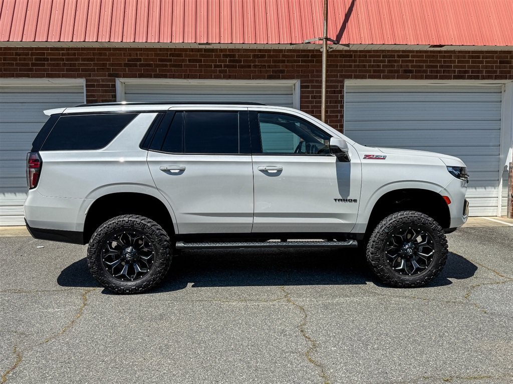 Used 2022 Chevrolet Tahoe Z71 w/ Luxury Package AWD/4WD image 28