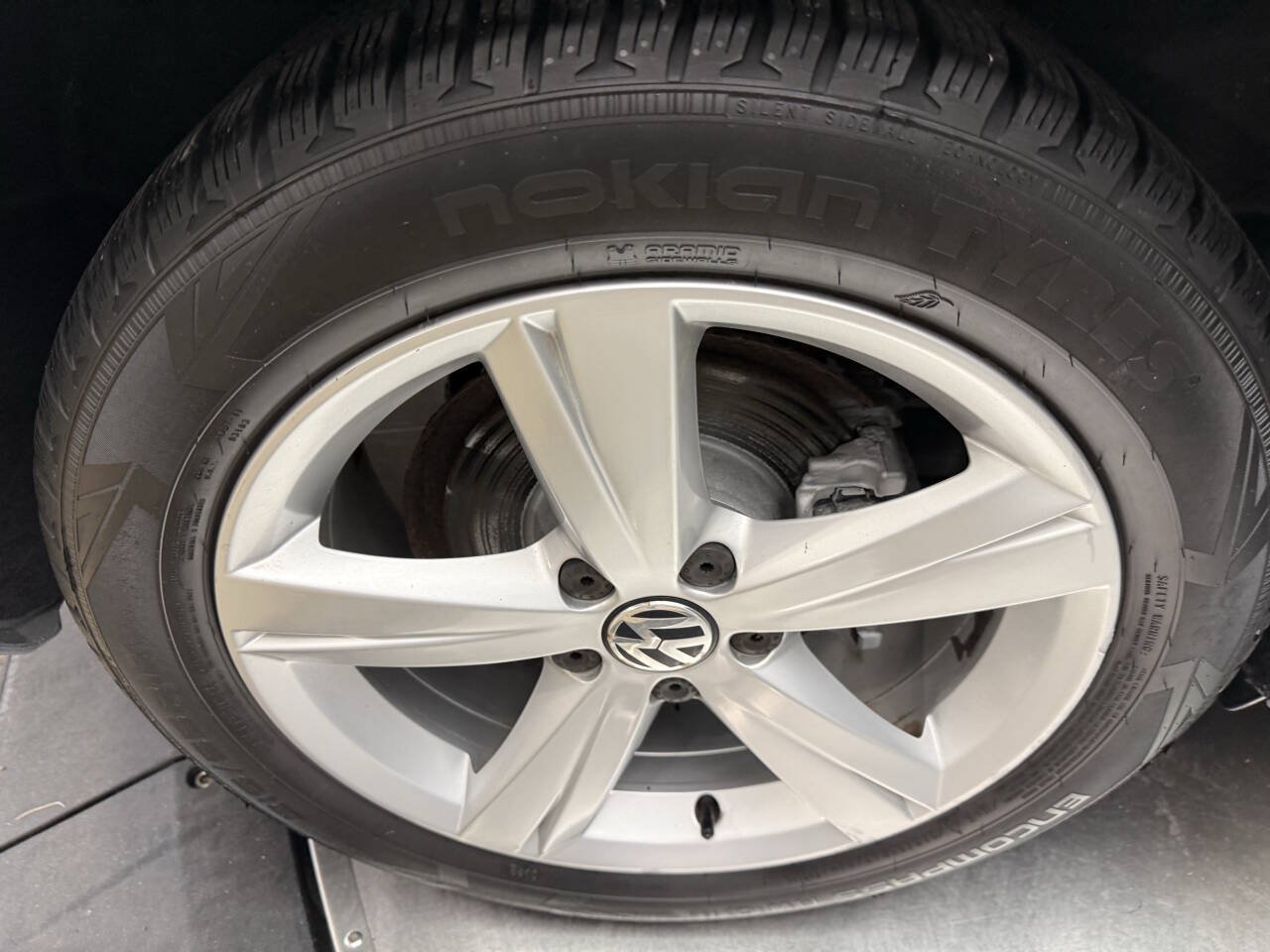 Used 2013 Volkswagen Passat 2.5 SE FWD image 29