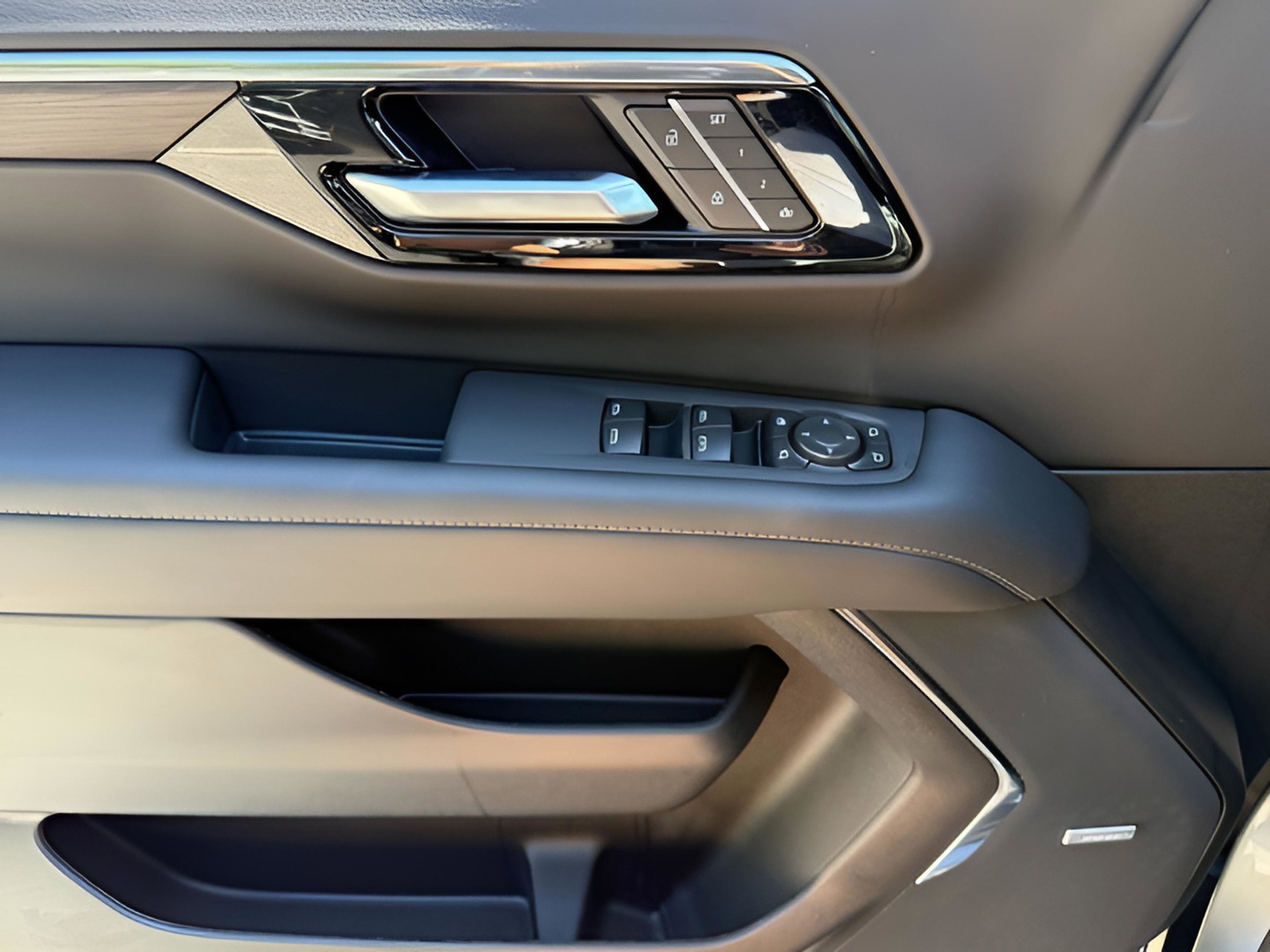 New 2026 Chevrolet Suburban LT w/ Comfort Package image 25