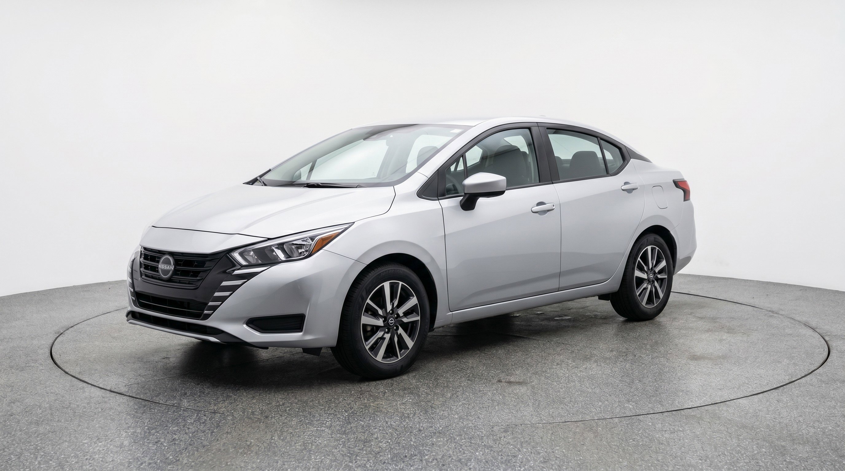 Used 2025 Nissan Versa SV FWD image 3