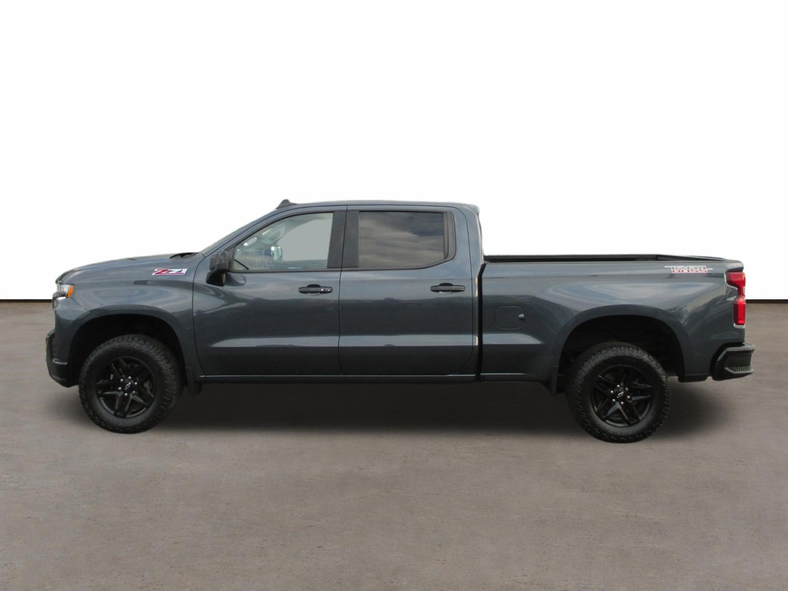 Used 2021 Chevrolet Silverado 1500 LT Trail Boss w/ Bed Protection Package AWD/4WD image 2