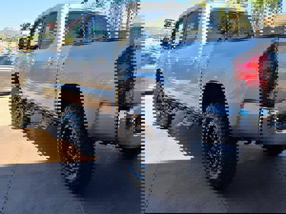 Used 2020 Toyota Tacoma SR5 image 11