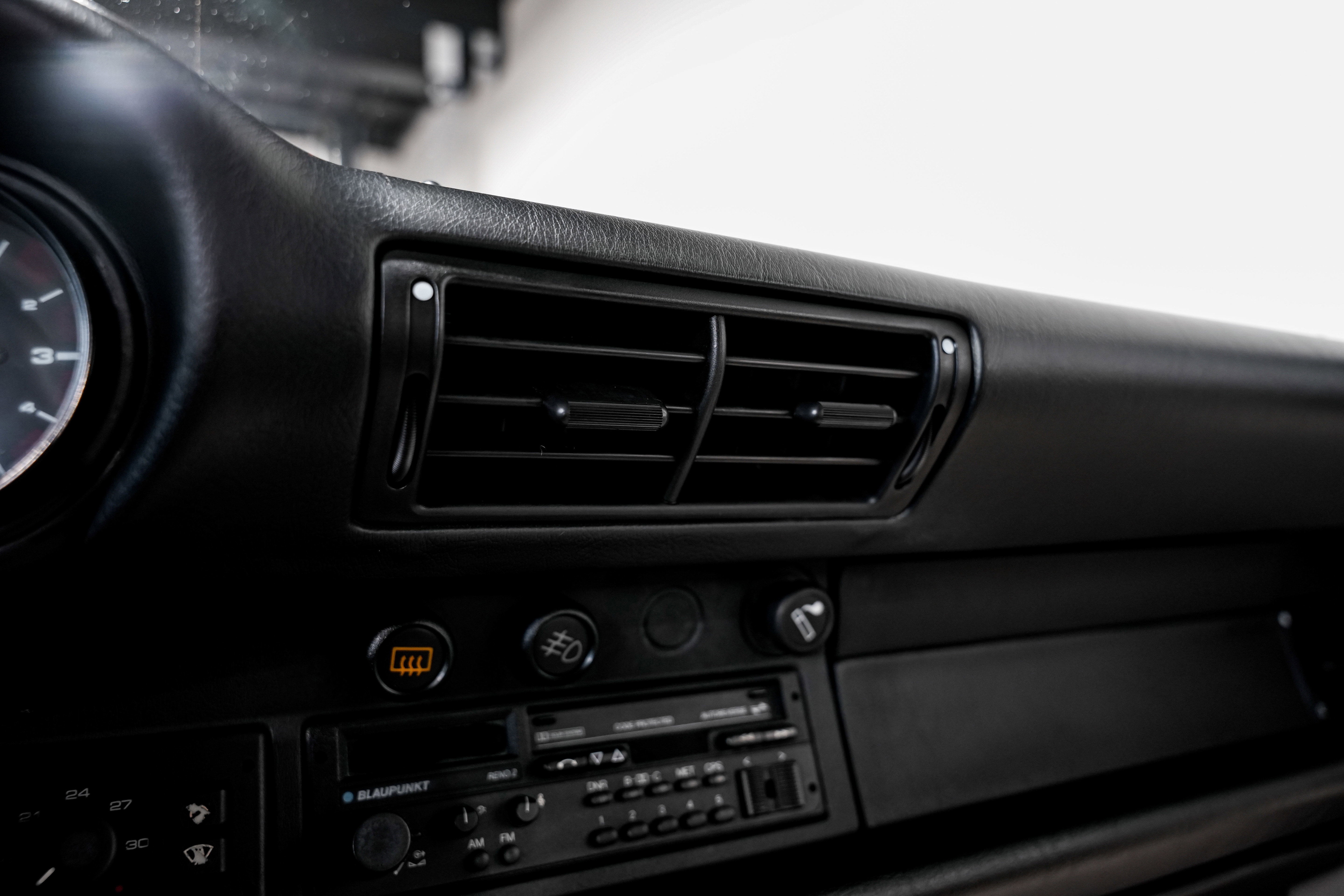 Used 1990 Porsche 911 Carrera image 14
