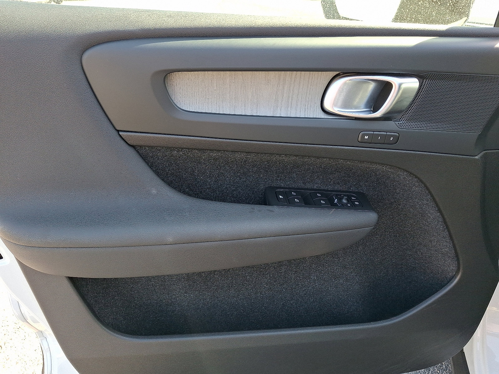 Used 2023 Volvo XC40 B5 Plus w/ Driver Assist Package image 12