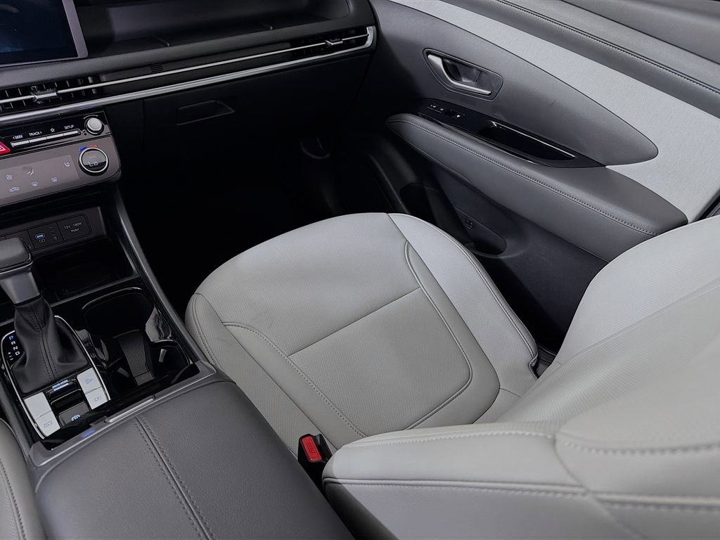 Used 2025 Hyundai Santa Cruz SEL FWD image 28