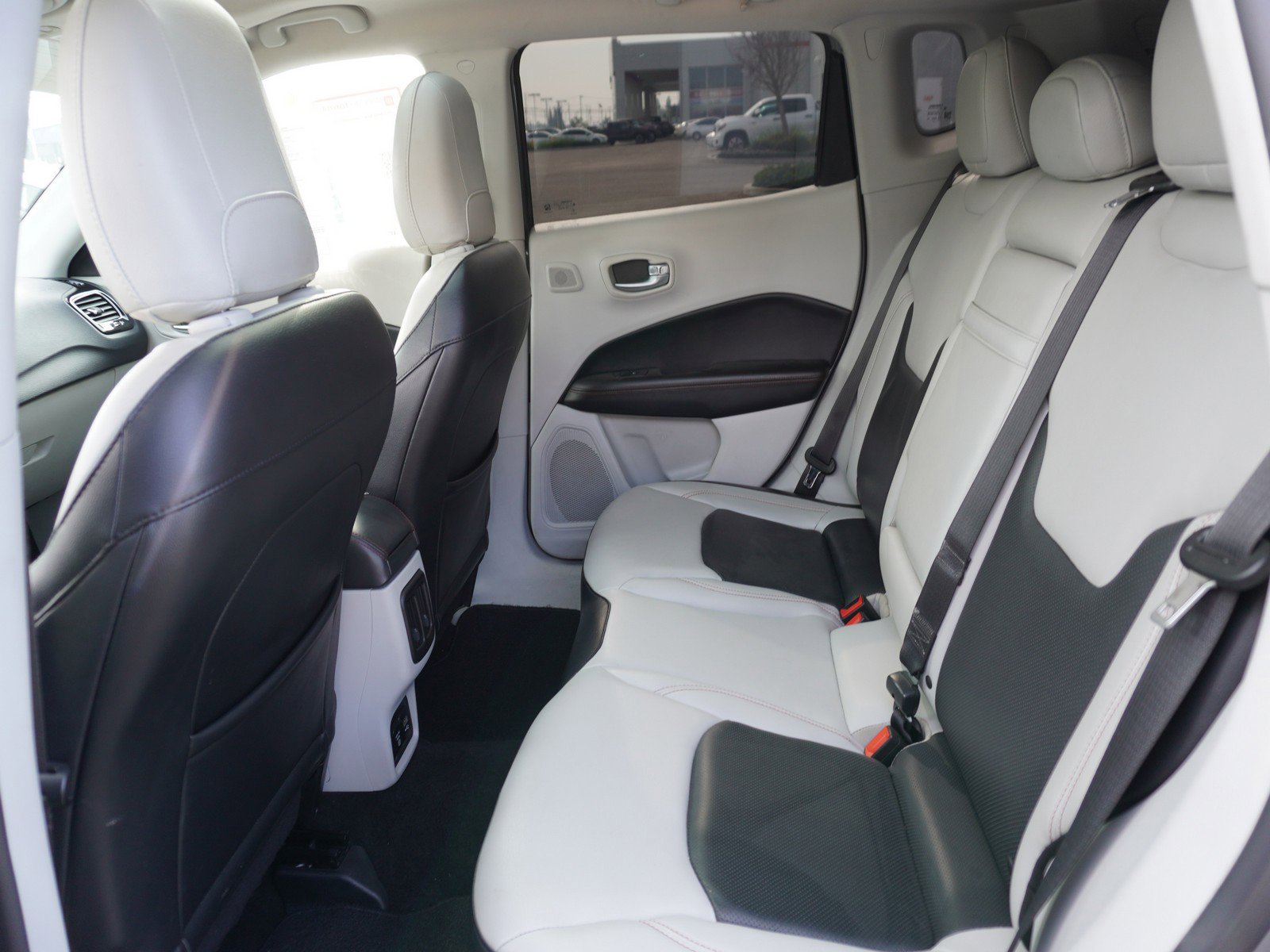 Used 2017 Jeep Compass Limited image 14