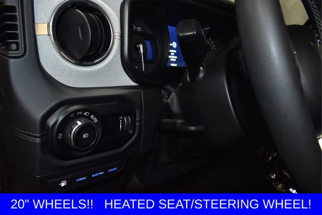 Used 2025 Jeep Wrangler Unlimited Sahara AWD/4WD image 17